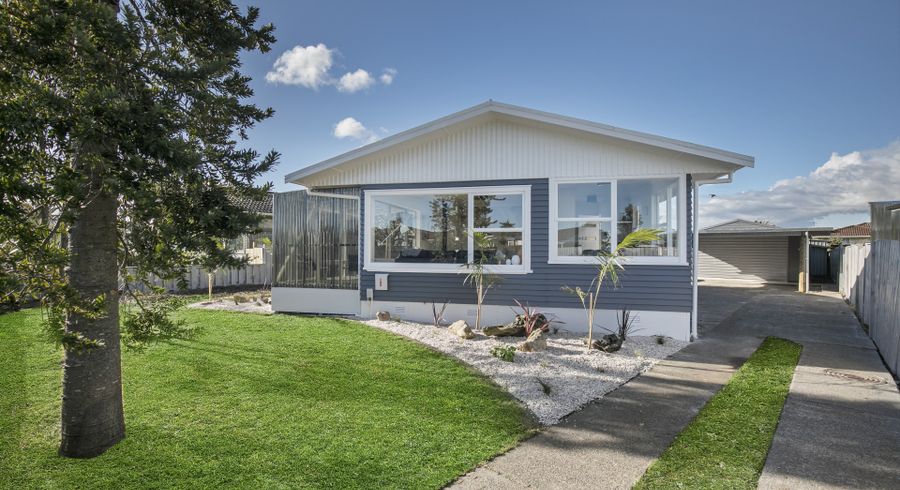  at 64 Convair Crescent, Mangere, Auckland