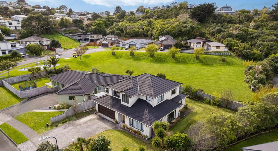  at 10 Fiordland Place, Aotea, Porirua, Wellington
