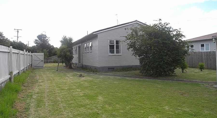  at 20 Sutherland Road, Point Chevalier, Auckland City, Auckland