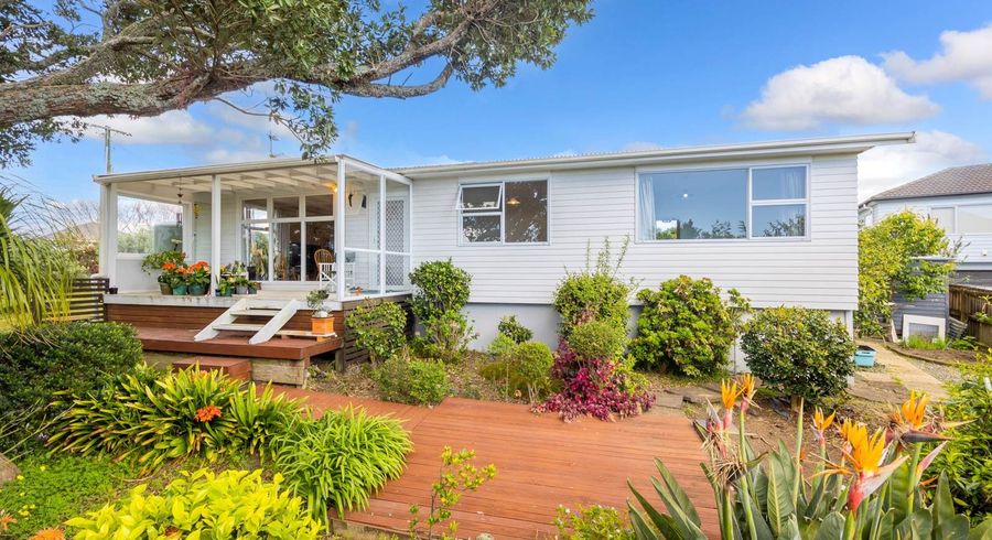  at 1/27 Raleigh Road, Northcote, Auckland