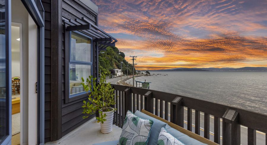  at 445 Marine Drive, Mahina Bay, Lower Hutt