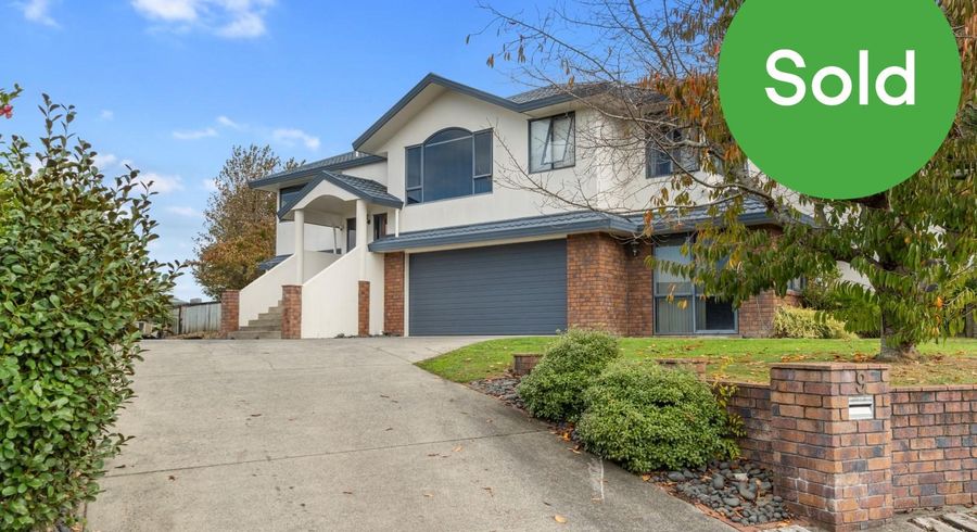  at 9 Guernsey Place, Grandview Heights, Hamilton