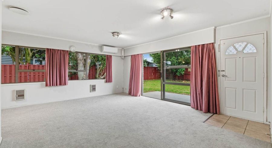  at 2/6 Tina Place, Sunnyhills, Auckland