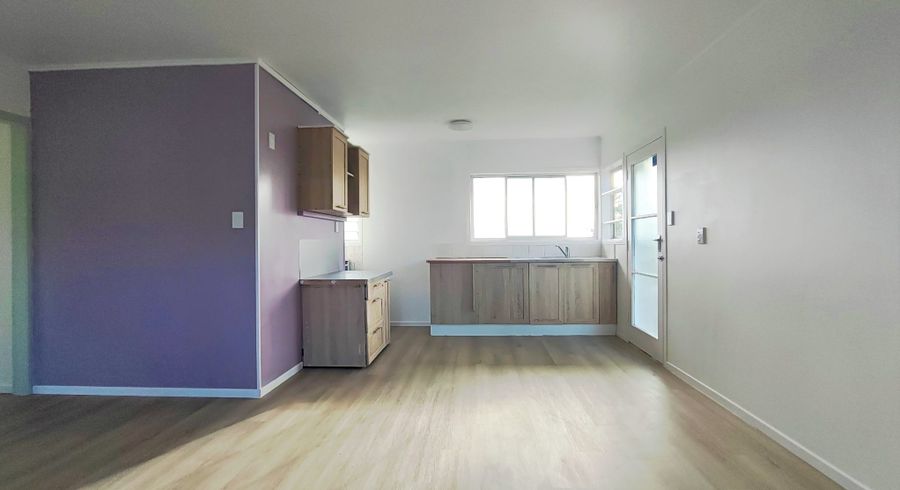  at 2/352 Glenfield Road, Glenfield, North Shore City, Auckland