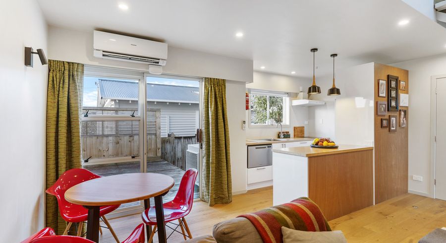  at 4/5 Renfrew Avenue, Sandringham, Auckland