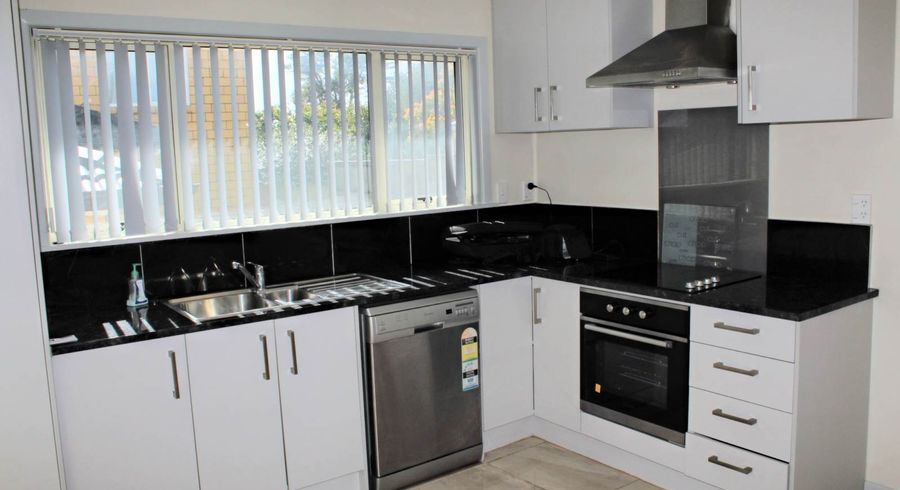  at 284 Kirkbride Road, Mangere, Auckland