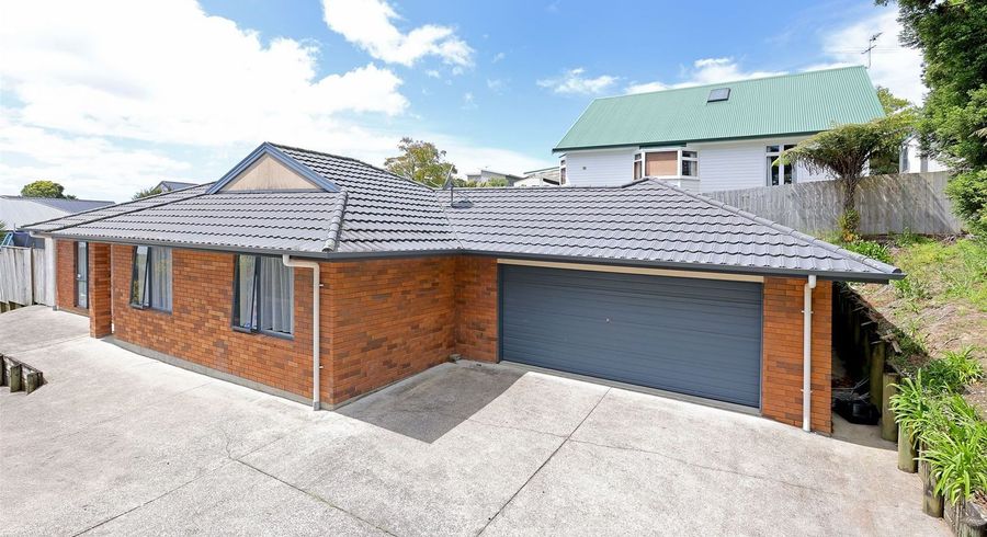  at 115C Woodglen Road, Glen Eden, Auckland