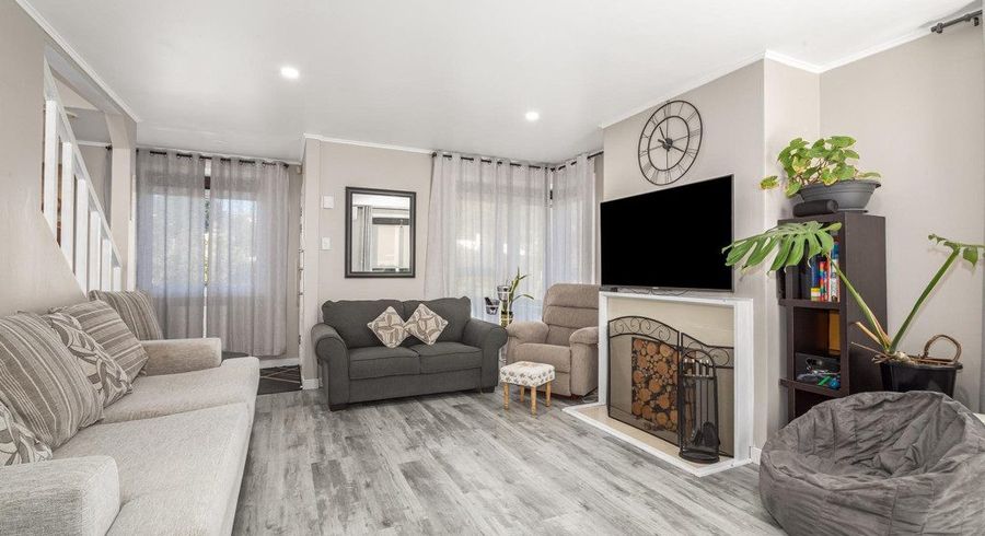  at 112  Rangituhi Crescent, Takapuwahia, Porirua, Wellington