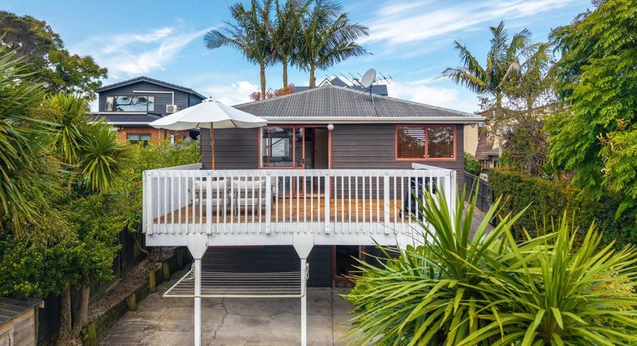  at 2/43 Rawene Road, Birkenhead, North Shore City, Auckland