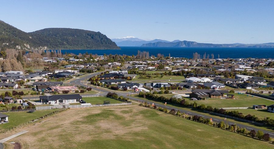  at 6 Ribbonwood Lane, Kinloch, Taupo