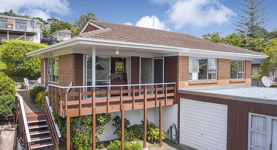  at 2/82 Newhaven Road, Mairangi Bay, North Shore City, Auckland