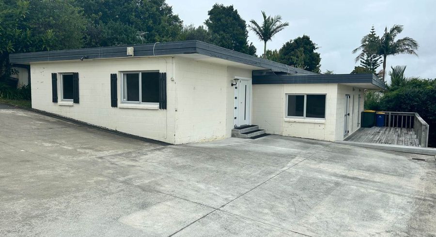  at 8 Longwood Place, Forrest Hill, Auckland