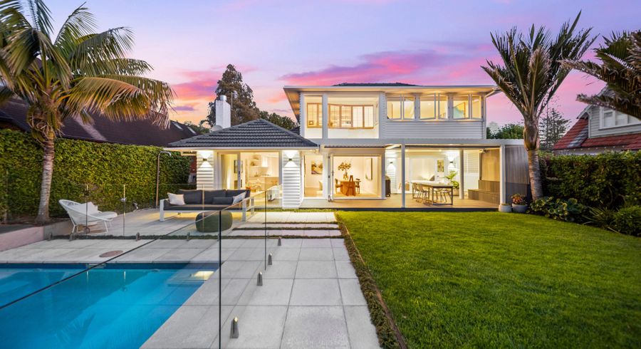  at 32 Raymond Street, Point Chevalier, Auckland City, Auckland