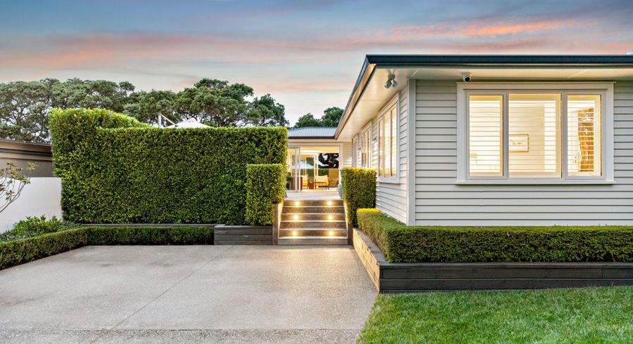  at 21 Heath Avenue, Northcote, North Shore City, Auckland