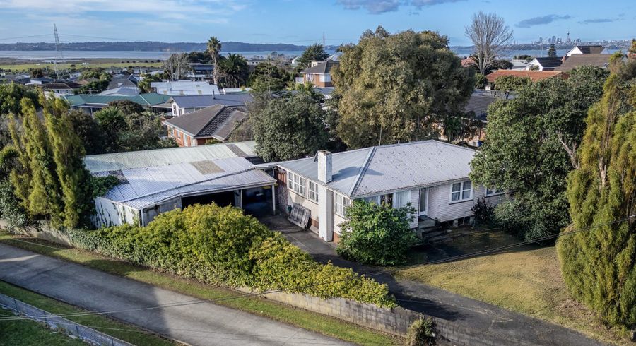  at 11 Rowan Terrace, Te Atatu South, Waitakere City, Auckland