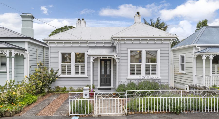  at 13 ANNE ST, Devonport, Devonport