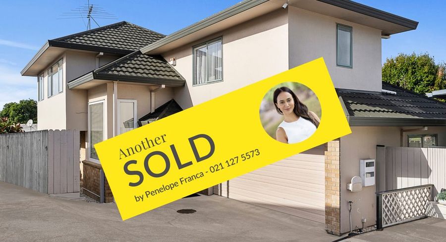  at 2/6 Boys Place, Pakuranga Heights, Auckland