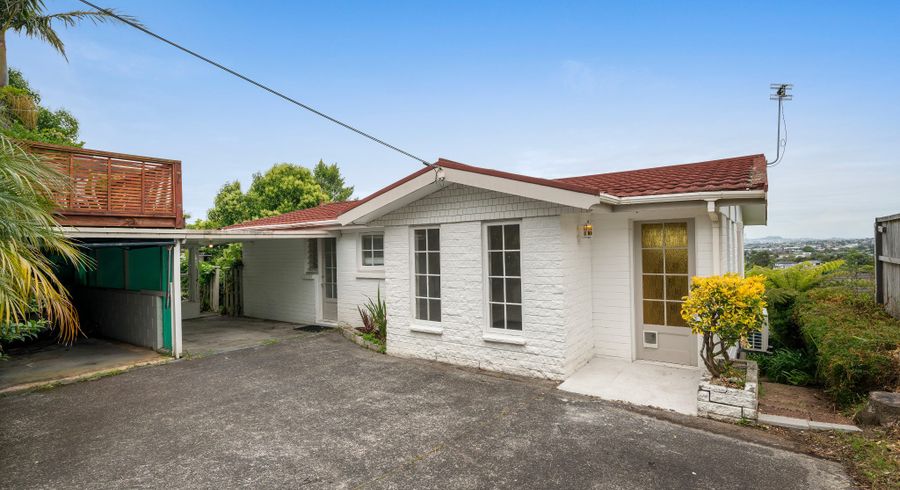  at 2/235 Sunset Road, Sunnynook, Auckland