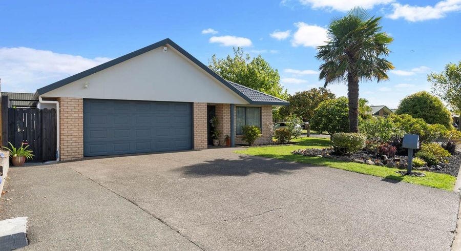  at 13 Cottesmore Place, Huntington Park, Auckland
