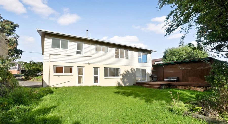  at 3 Corrella Road, Belmont, Auckland