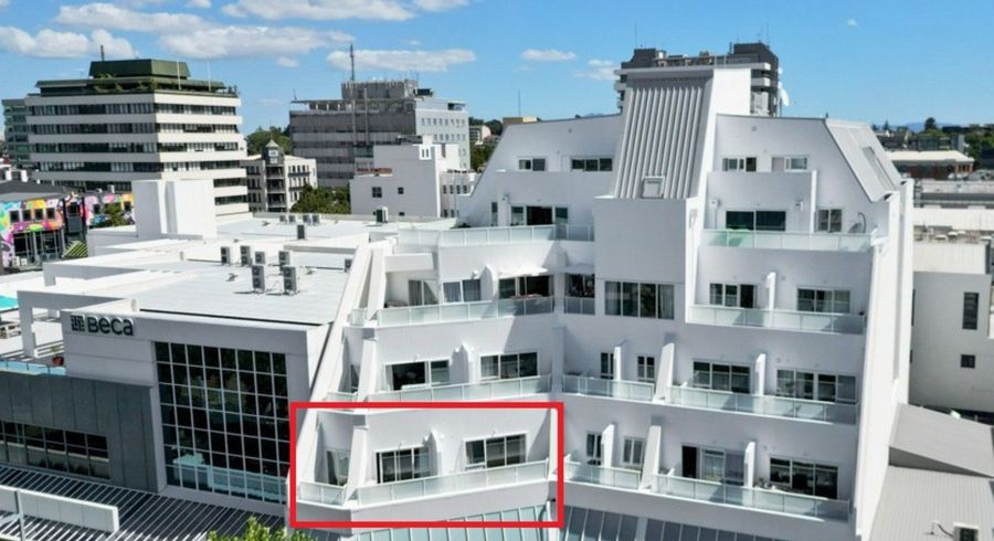  at 1/391 Victoria Street *Carpark Included* , Hamilton City Central, Hamilton, Waikato