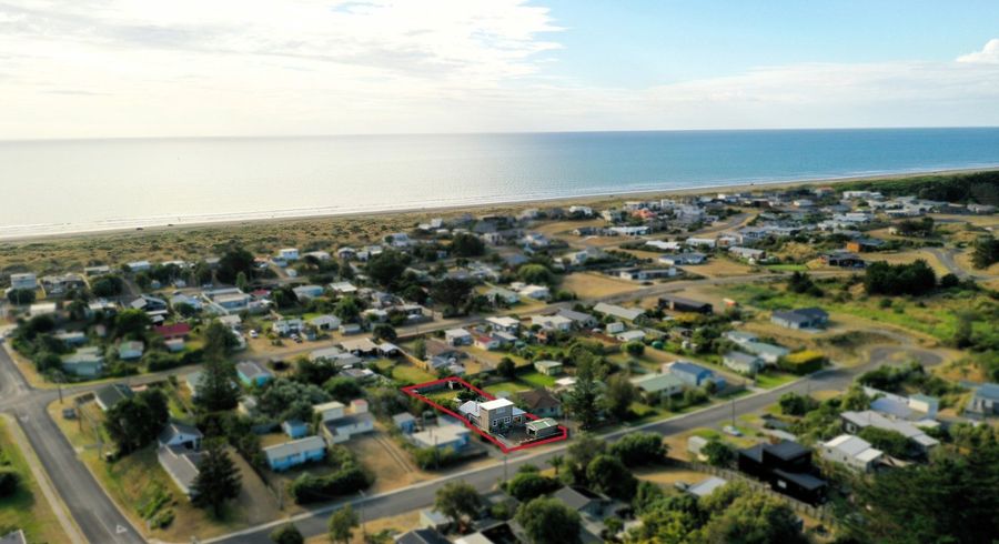  at 165 Kahukura Avenue, Waitarere Beach, Levin