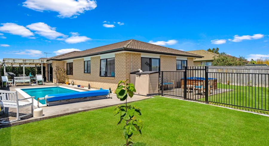  at 19 Raabia Close, Parakai, Helensville