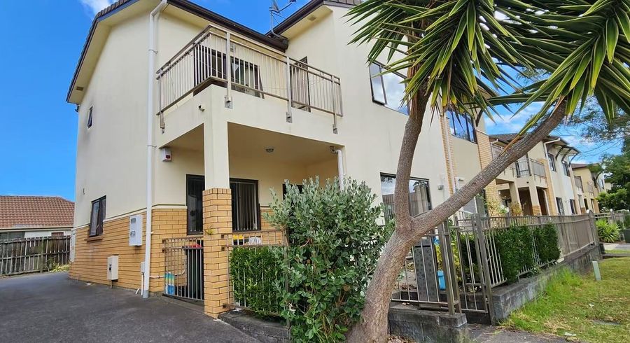  at 19 Triump Rd, Flat Bush, Manukau City, Auckland