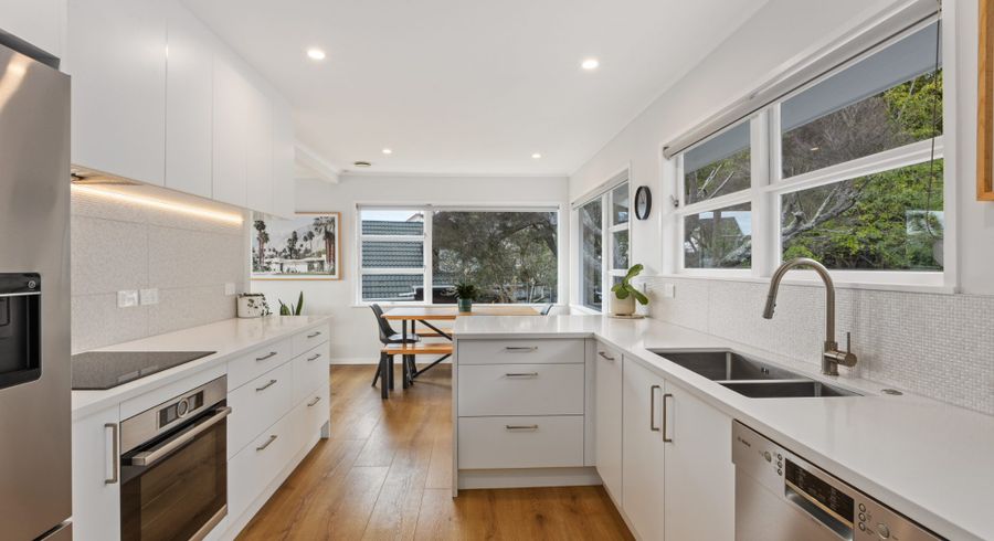  at 1/21 Deuxberry Avenue, Northcote, Auckland