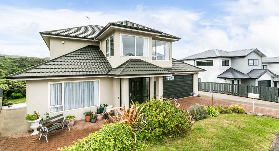  at 35 Tamworth Crescent, Newlands, Wellington
