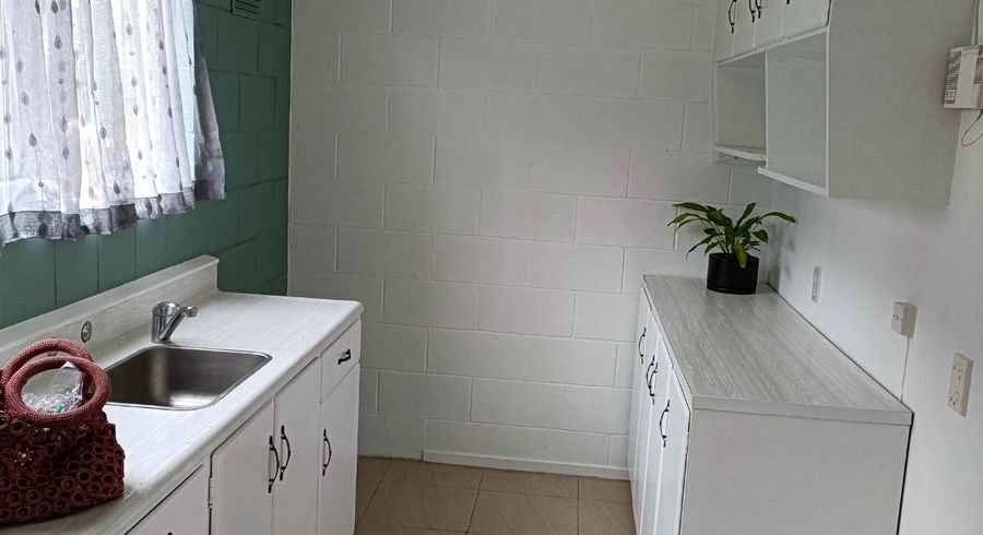  at 2/78 West Coast Road, Glen Eden, Auckland