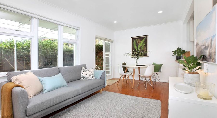  at 2/68 Malvern Road, Mount Albert, Auckland