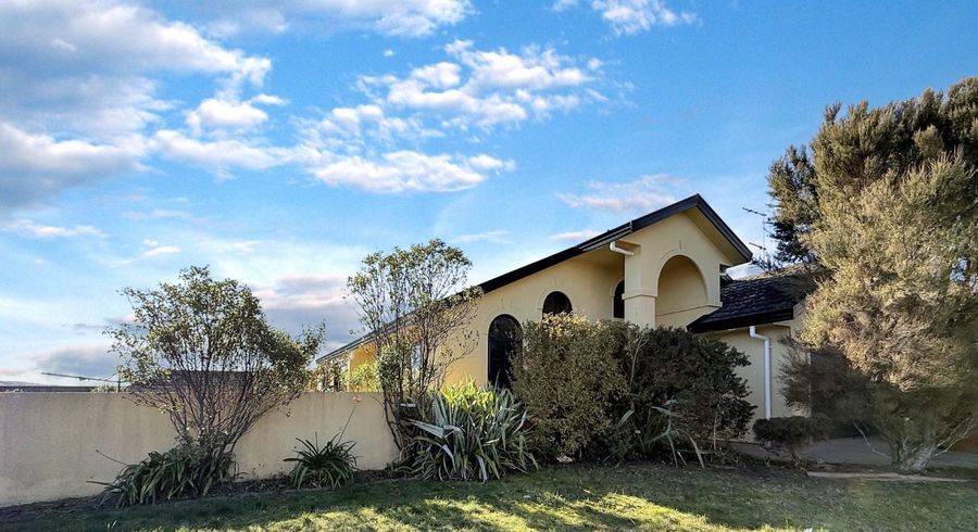  at 71 Kentwood Drive, Woodridge, Wellington, Wellington