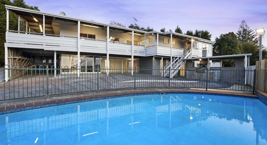  at 10 Lilburn Crescent, Massey, Waitakere City, Auckland