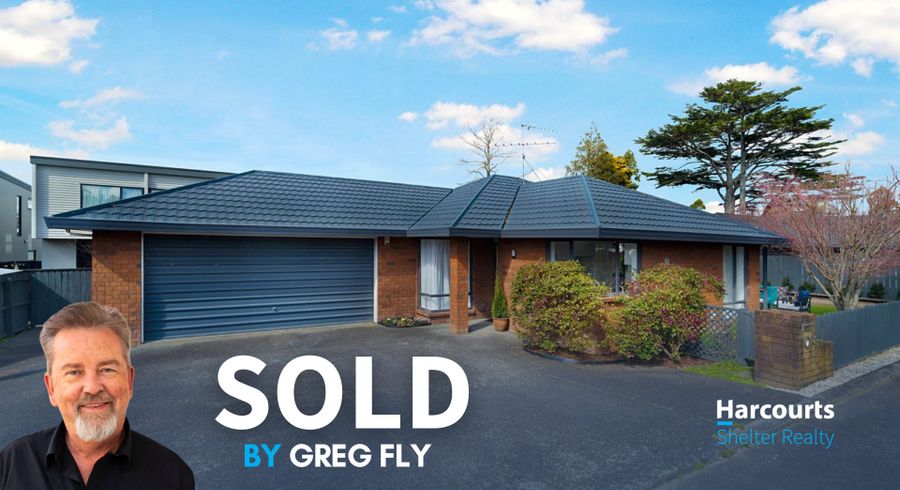  at 8 Coupland Court, Glendene, Auckland