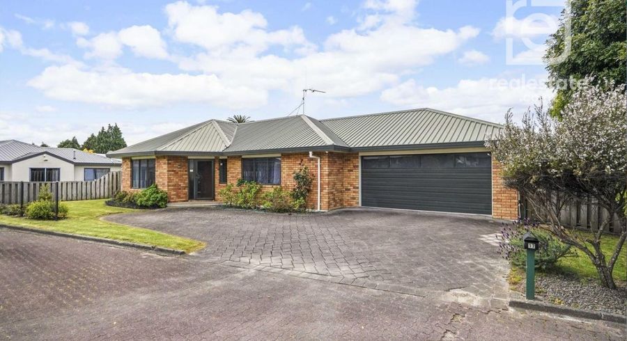  at 17 Mews Pl, Forest Lake, Hamilton, Waikato