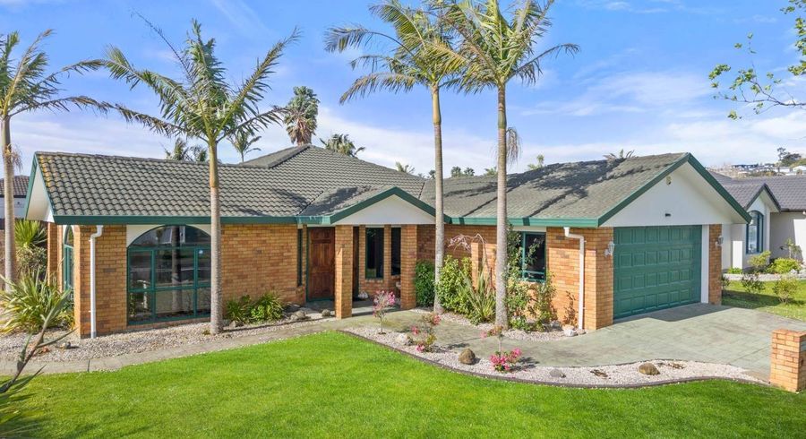  at 99 Moyrus Crescent, East Tamaki Heights, Auckland