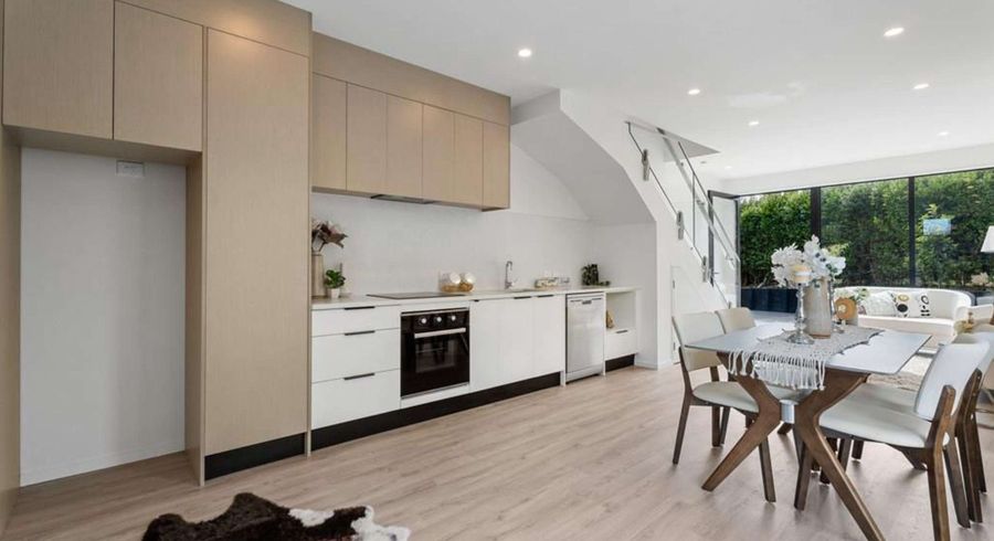  at 4/10 Hutchinson Road, Bucklands Beach, Manukau City, Auckland