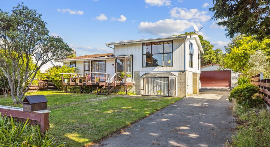 at 24 Freyberg Crescent, Waikanae Beach, Waikanae