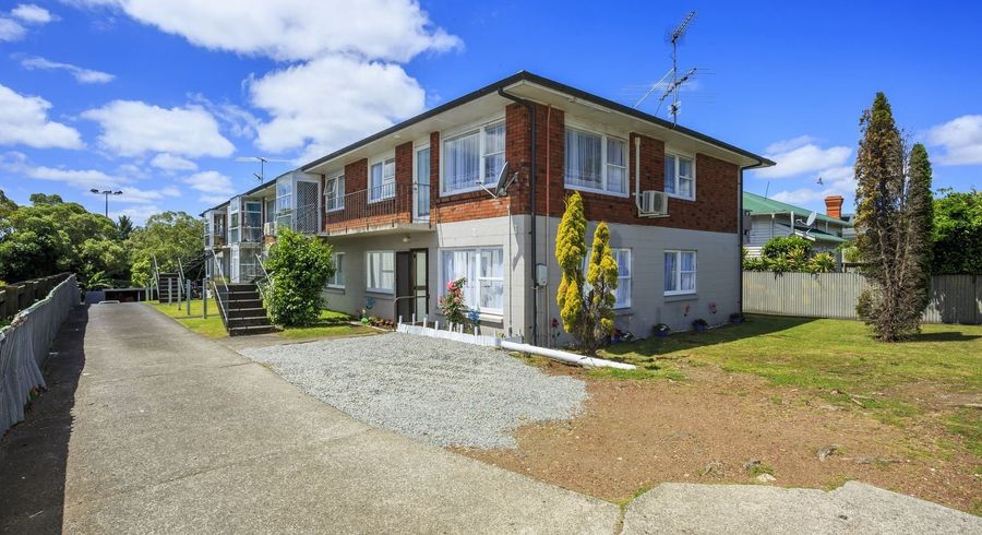  at 1/100 St Lukes Road, Mount Albert, Auckland
