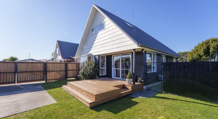  at 2/99 Bayswater Crescent, Bromley, Christchurch City, Canterbury