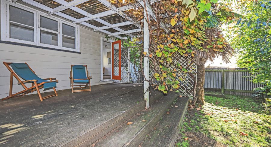  at 1008 Hood Street, Mayfair, Hastings