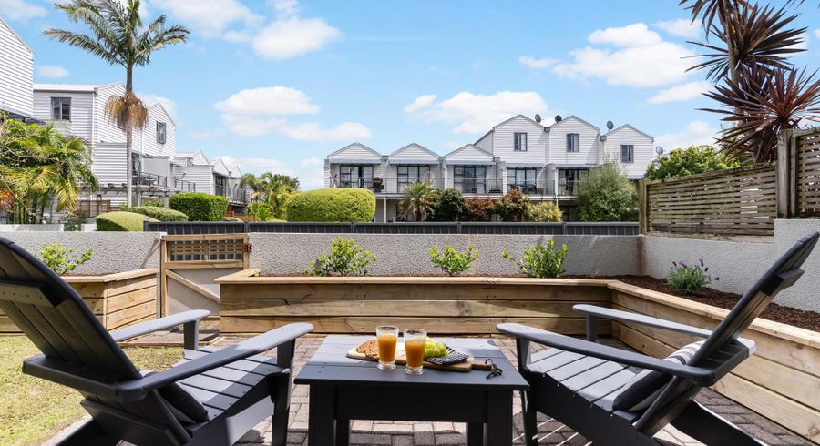 at 8/5 Carolina Place, Albany, North Shore City, Auckland