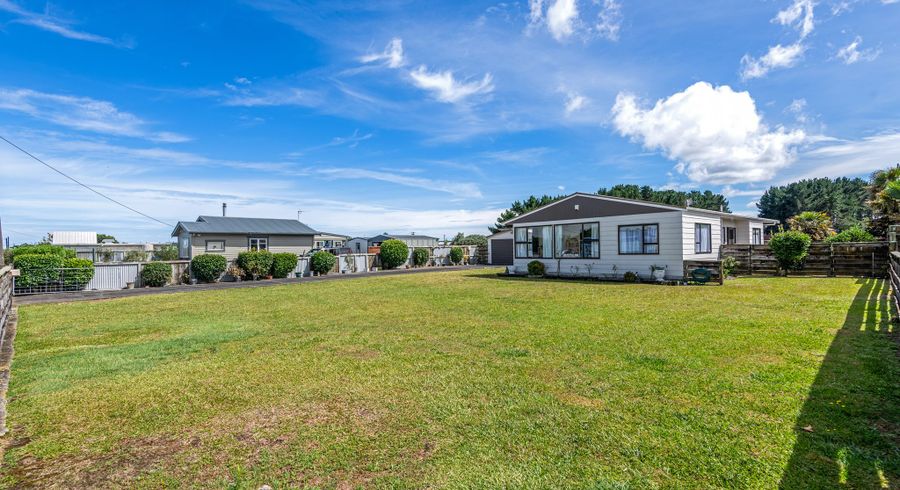  at 35 Edinburgh Terrace, Foxton Beach, Foxton