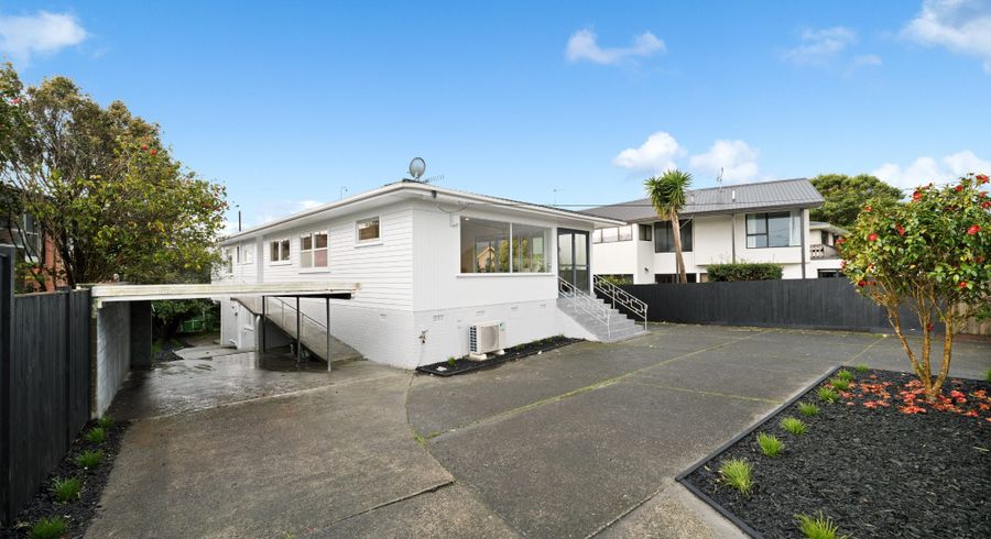  at 96 Pupuke Road, Hillcrest, Auckland