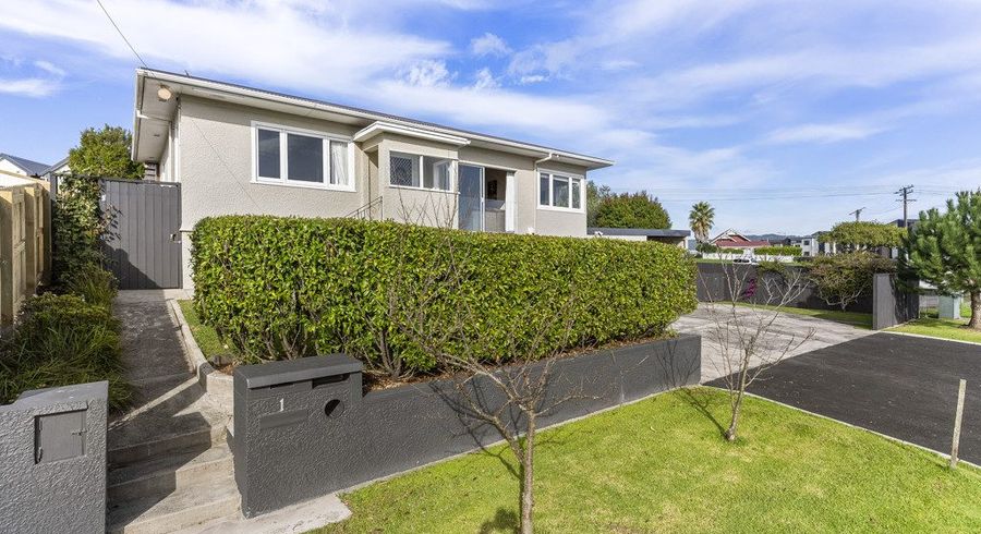  at 1 Lavelle Road, Henderson, Auckland