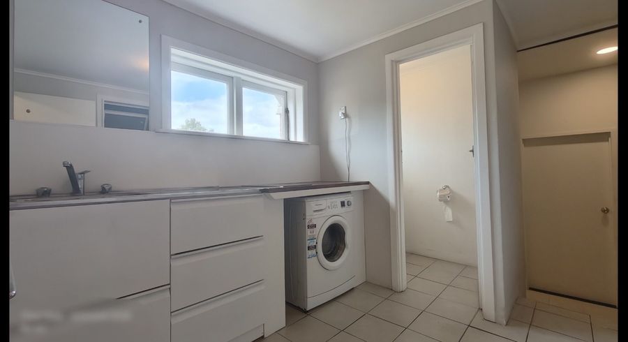  at 52 Landscape Road, Mount Eden, Auckland
