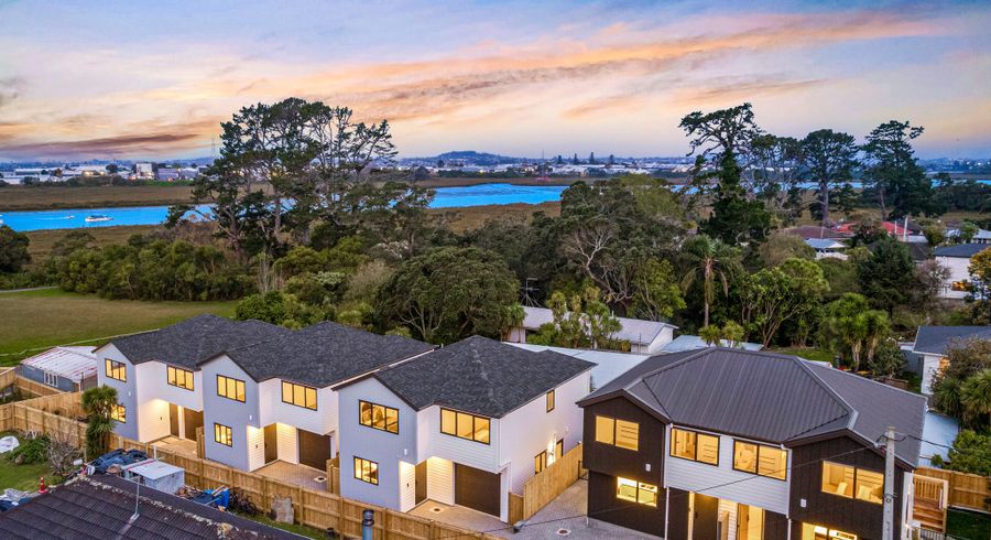  at 8 Ayrton Street, Te Atatu South, Waitakere City, Auckland