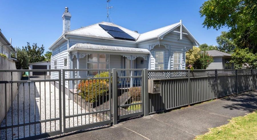  at 4 Kiwitea Street, Sandringham, Auckland