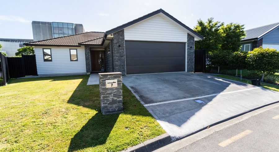  at 7 Don Griffin Grove, Trentham, Upper Hutt